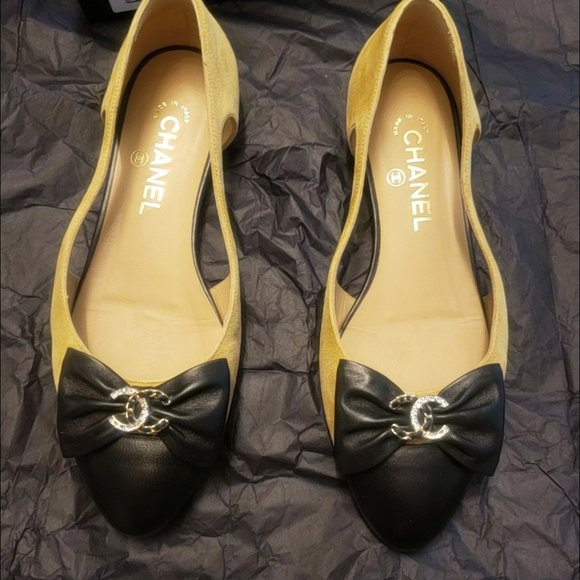 RARE Chanel Crystal Leather and Suede Bow Flats size 38.5C 🎀💖😍🖤